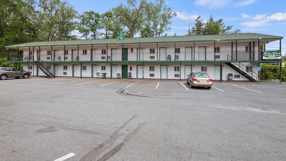 More Photos Of 5 Canada St, Lake George Hotel For Sale
