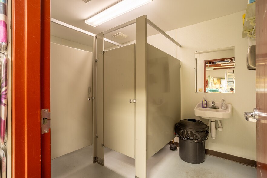 More Photos Of 6663 Highway 58, Buffalo Junction Storefront Retail Office For Sale