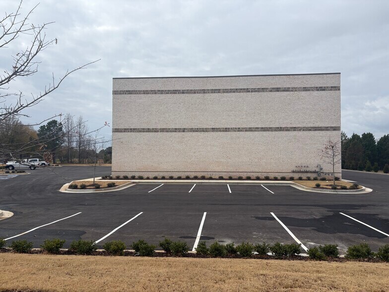 More Photos Of 4105 Commerce Street, Flowery Branch Light Manufacturing For Lease