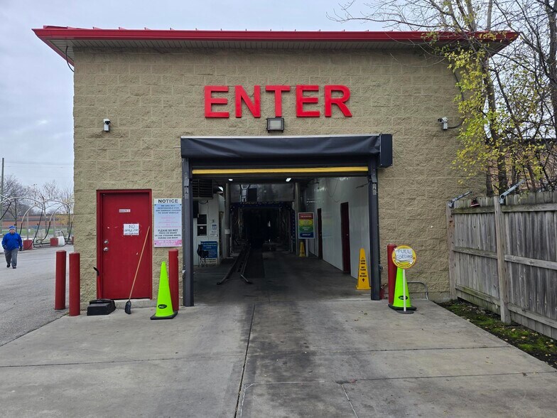More Photos Of 340 W Sibley Blvd, Dolton Carwash For Sale