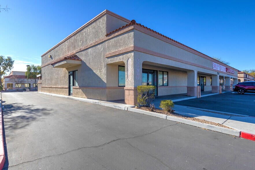 More Photos Of 2991 W Lake Mead Blvd, North Las Vegas General Retail For Lease