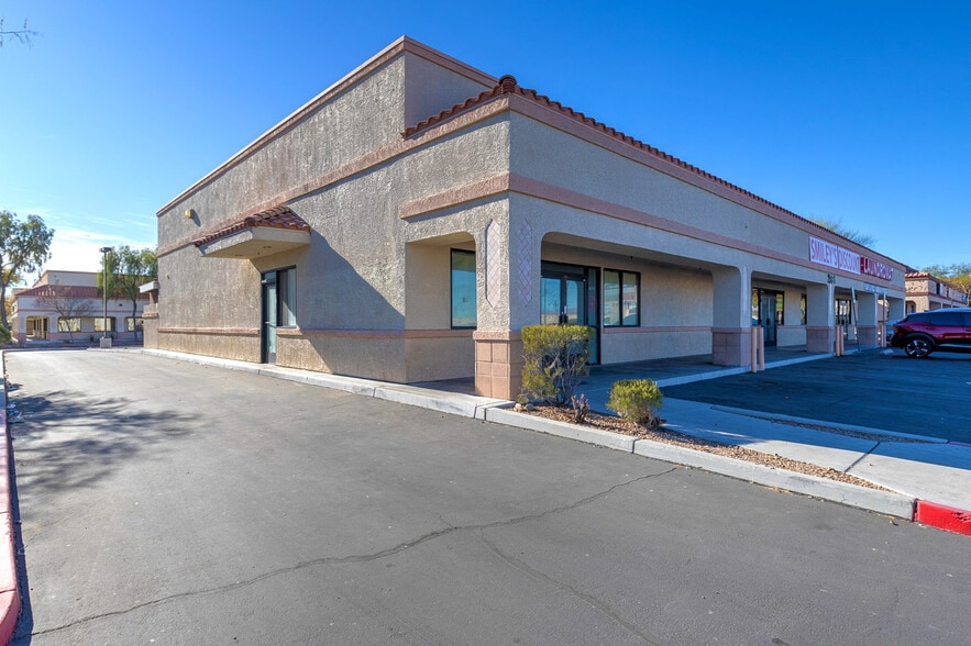 More Photos Of 2991 W Lake Mead Blvd, North Las Vegas General Retail For Sale