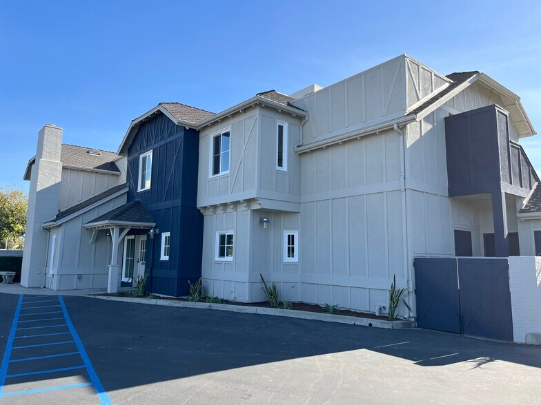 More Photos Of 5481 E Santa Ana Canyon Rd, Anaheim Hills Loft Creative Space For Lease