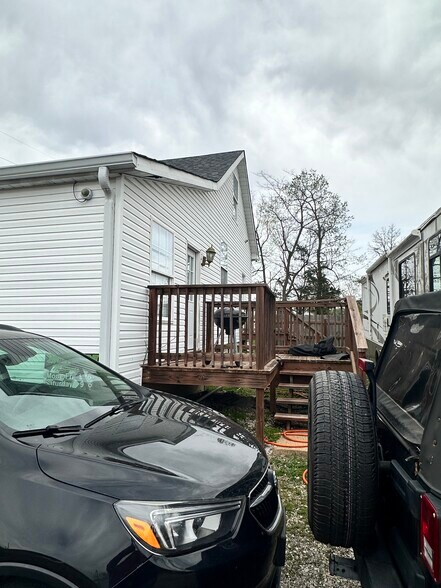 More Photos Of 17330 Manchester Rd, Wildwood Auto Dealership For Sale