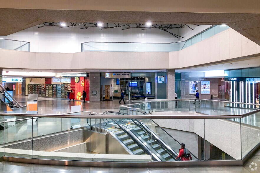 More Photos Of 200 Bay St, Toronto General Retail For Lease