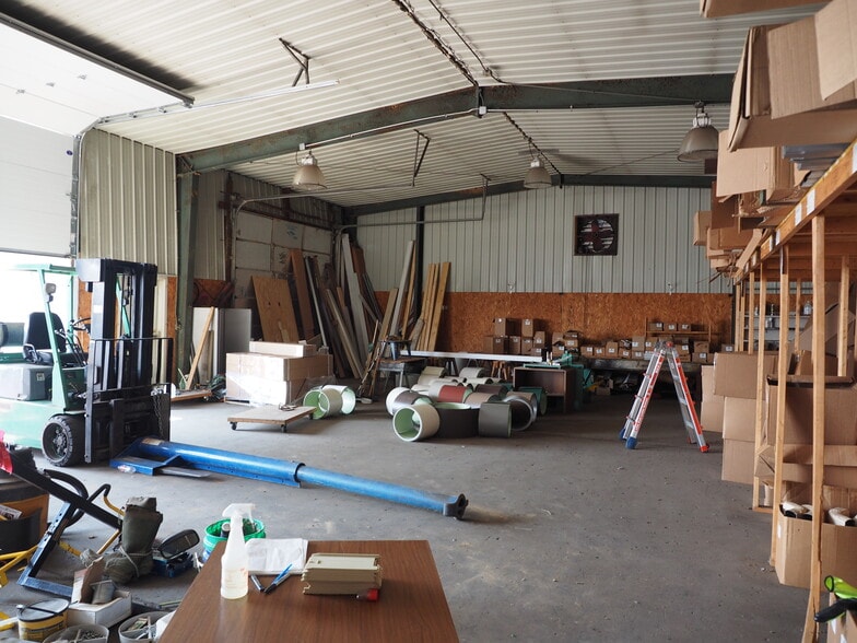 More Photos Of 9430 N Karen Dr, Mooresville Light Distribution For Lease