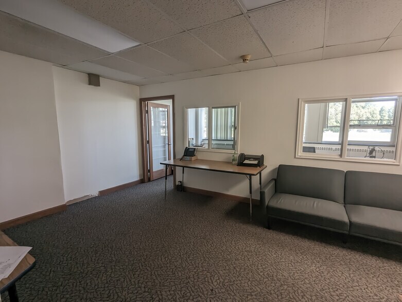 More Photos Of 350 Georgetown Rd, Carneys Point Schools For Lease