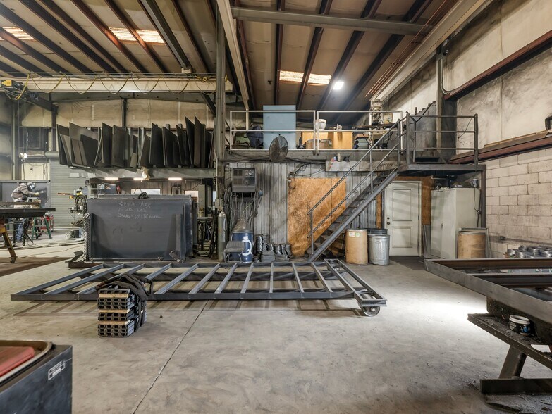 More Photos Of 1205 Industrial Blvd, Gainesville Warehouse For Sale