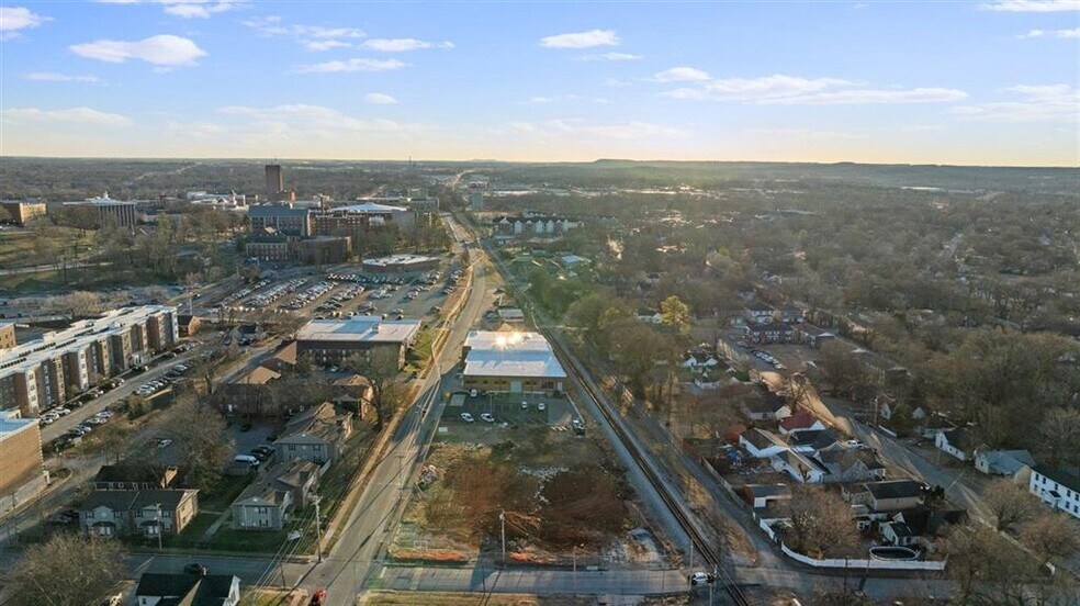 More Photos Of 1349 Adams St, Bowling Green Distribution For Lease