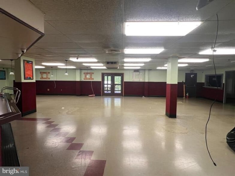More Photos Of 80 Brady Ln, Lewistown Sports And Entertainment For Sale