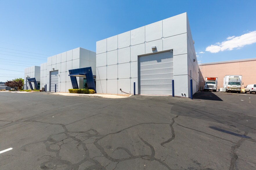 More Photos Of 3720 W Oquendo Rd, Las Vegas Warehouse For Lease