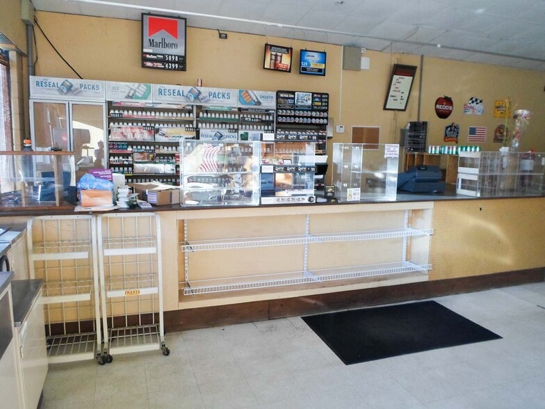More Photos Of 834 Augusta Rd, Warrenville Convenience Store For Sale