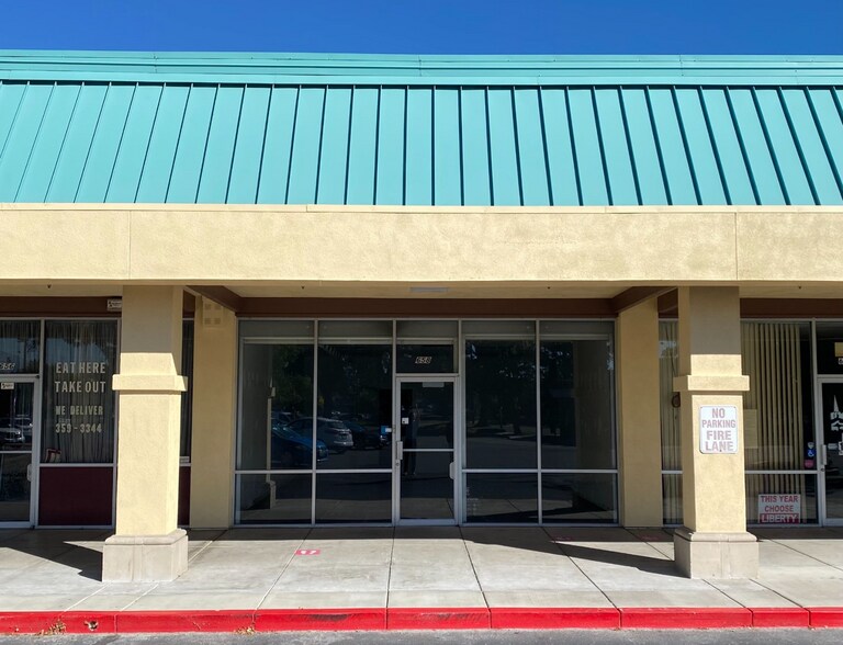 Primary Photo Of 656-668 E Prater Way, Sparks Storefront For Lease