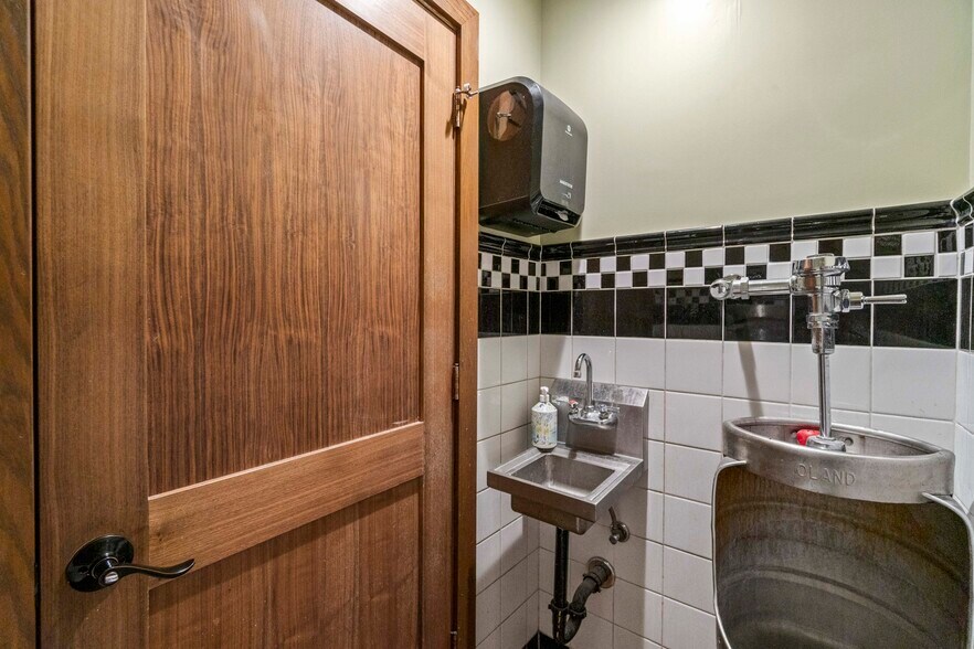 More Photos Of 2158-2160 Lomita Blvd, Lomita Storefront For Sale