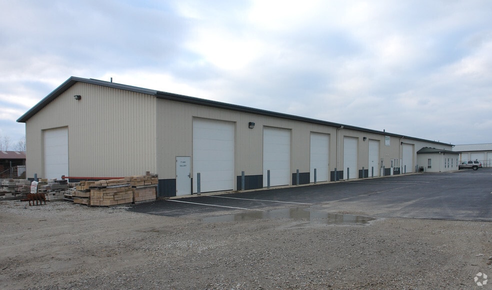 More Photos Of 7929-7933 Memorial Dr, Plain City Warehouse For Lease