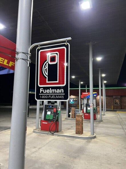 More Photos Of Cherokee St, Lindsay Convenience Store For Lease