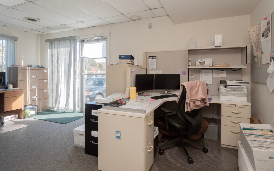More Photos Of 1120 Aquidneck Ave, Middletown Office For Sale