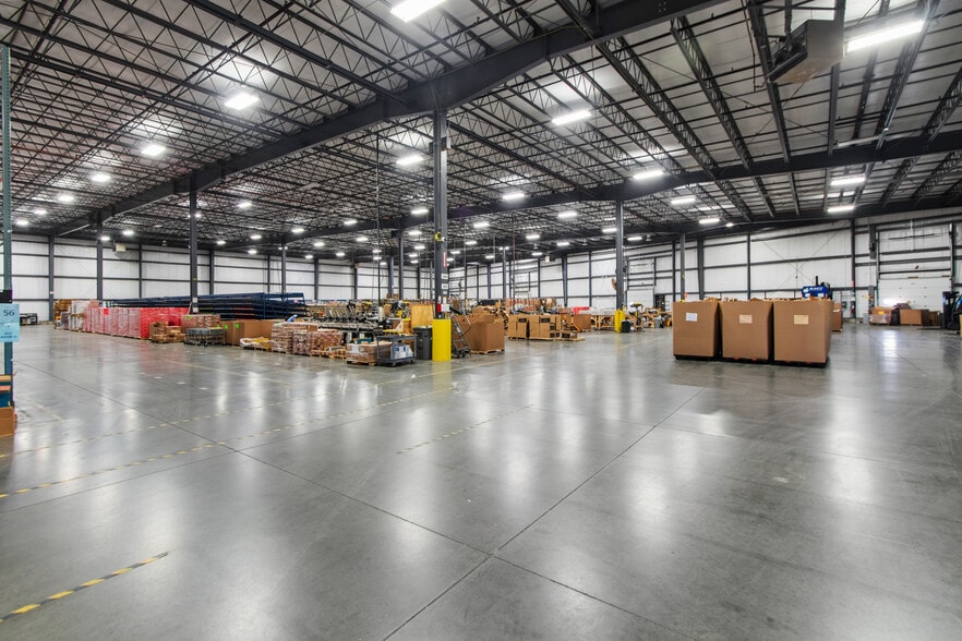 More Photos Of 2435 Schultz Rd, Neenah Warehouse For Lease