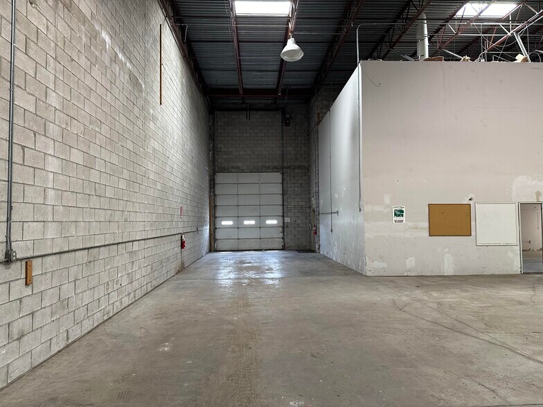More Photos Of 5056 Angola Rd, Toledo Manufacturing For Lease
