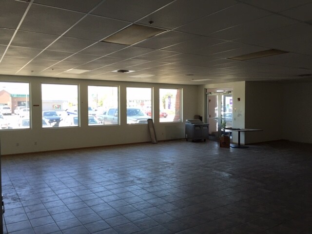 More Photos Of 5601 W Clearwater Ave, Kennewick General Retail For Lease