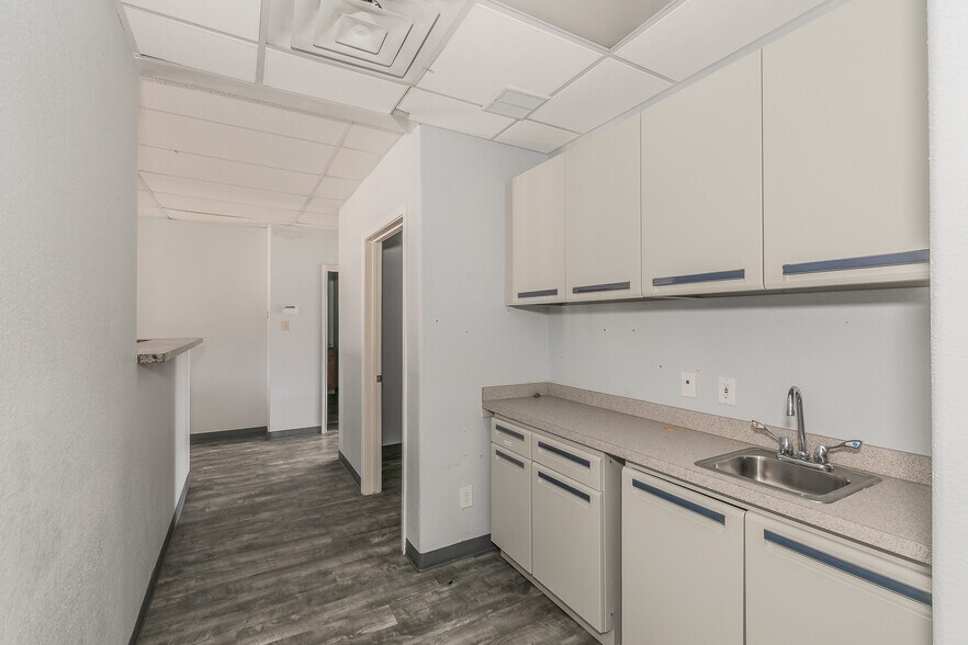 More Photos Of 2014 Justin Rd, Highland Village Medical For Lease