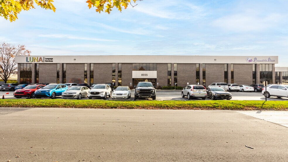 More Photos Of 8935 N Meridian St, Indianapolis Medical For Lease