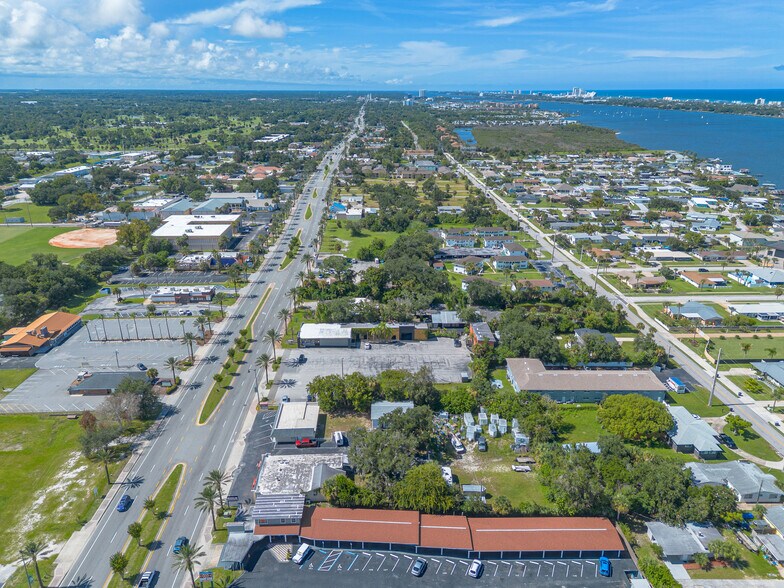 More Photos Of 1841 S Ridgewood Ave, Daytona Beach Freestanding For Sale