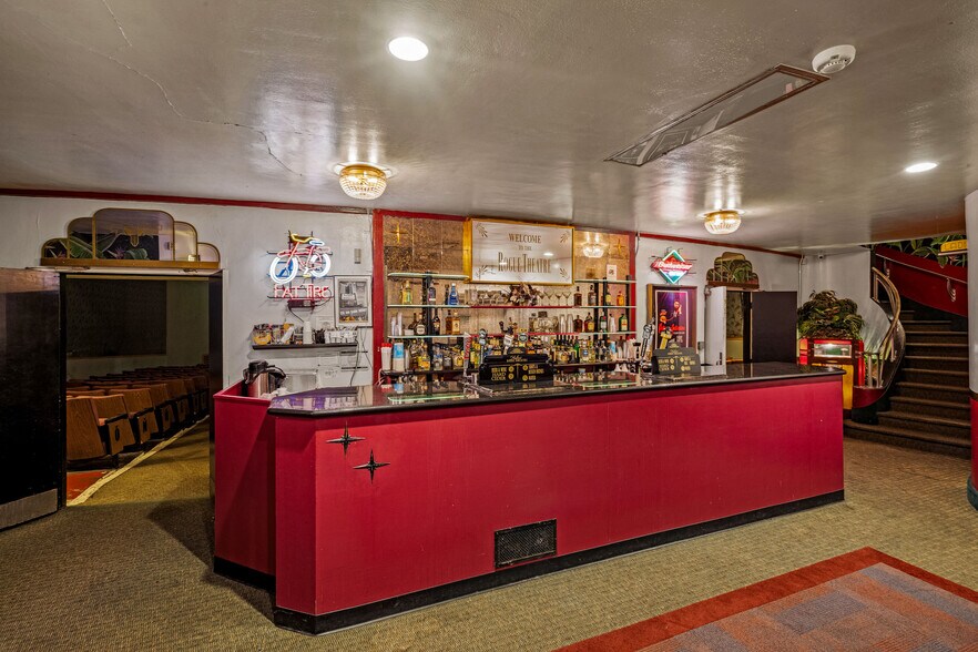 More Photos Of 143 SE H St, Grants Pass Theater Concert Hall For Sale