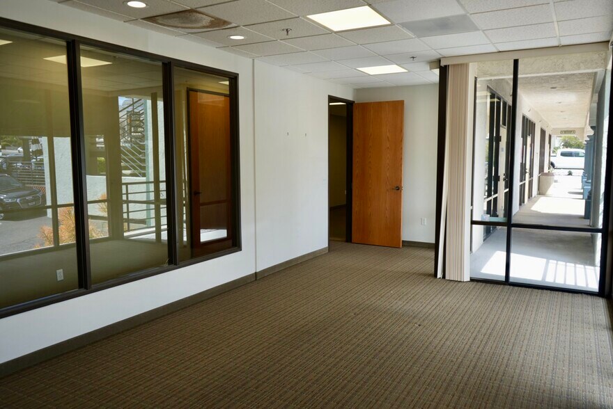 More Photos Of 120-124 Lomas Santa Fe Dr, Solana Beach Unknown For Lease