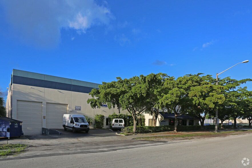 More Photos Of 15801-15825 NW 15th Ave, Miami Warehouse For Lease