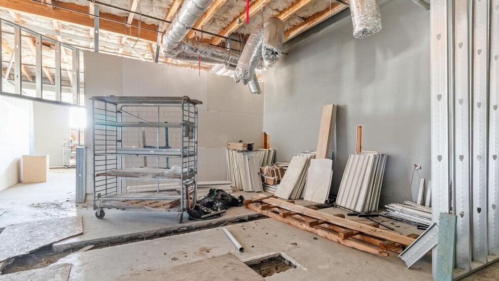 More Photos Of 2621 S Chestnut Ave, Fresno Freestanding For Sale