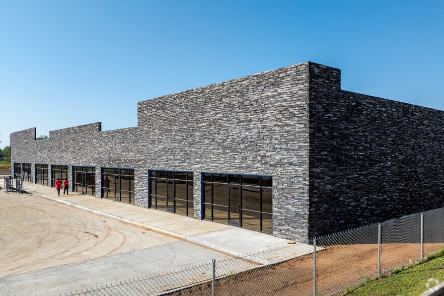 More Photos Of 12261 Hwy 75 N, Willis Unknown For Lease