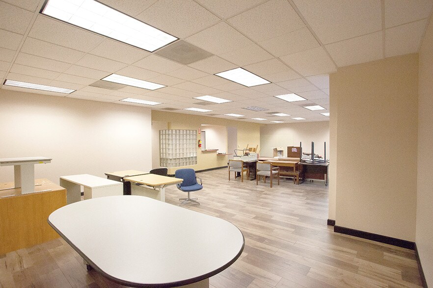 More Photos Of 425-427 Atlantic Ave, Long Beach Office For Sale