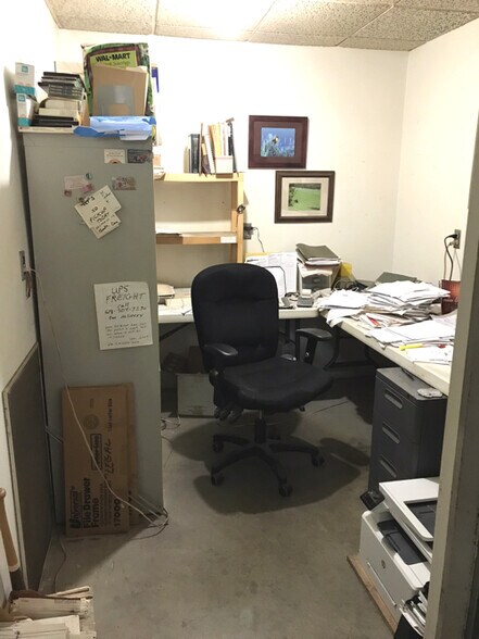 More Photos Of 311 Monroe St, Highland Warehouse For Sale