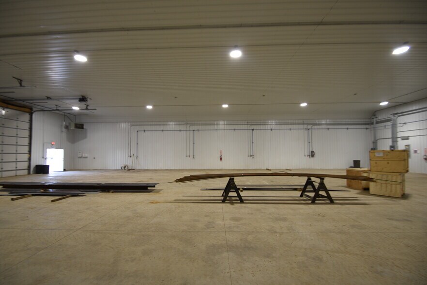 More Photos Of 3018 24th Ave S, Moorhead Warehouse For Lease