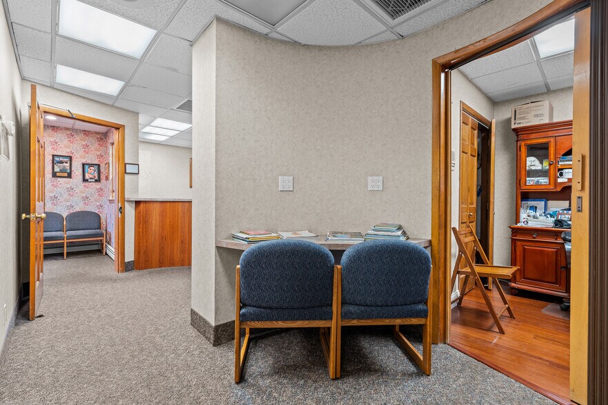 More Photos Of 4546 Hylan Blvd, Staten Island Medical For Sale