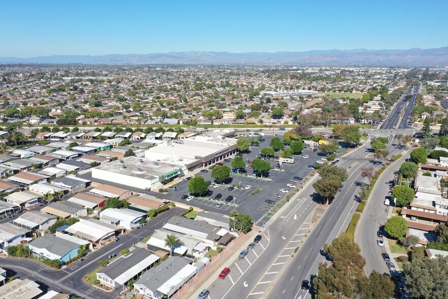 More Photos Of 4833-4917 S Rose Ave, Oxnard Supermarket For Sale