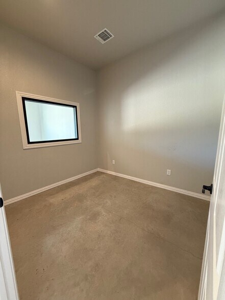 More Photos Of 2495 FM 1189, Brock Flex For Lease