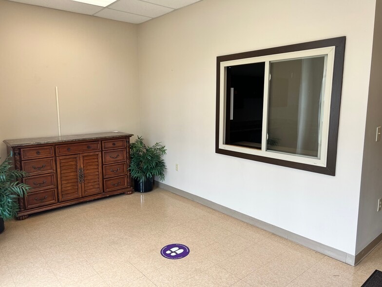 More Photos Of 1630 Campus Park Dr, Monroe Office For Sale