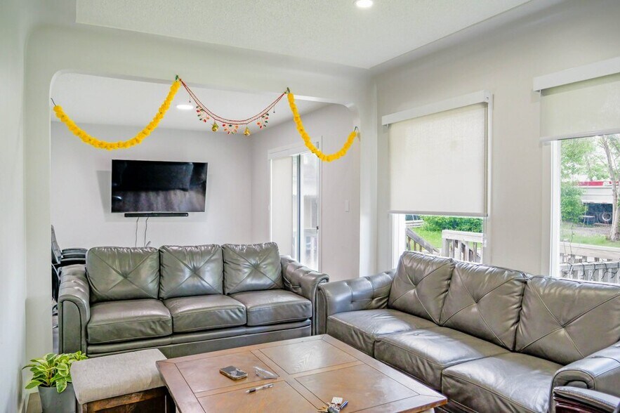 More Photos Of 504 65 Av NW, Edmonton Truck Terminal For Sale