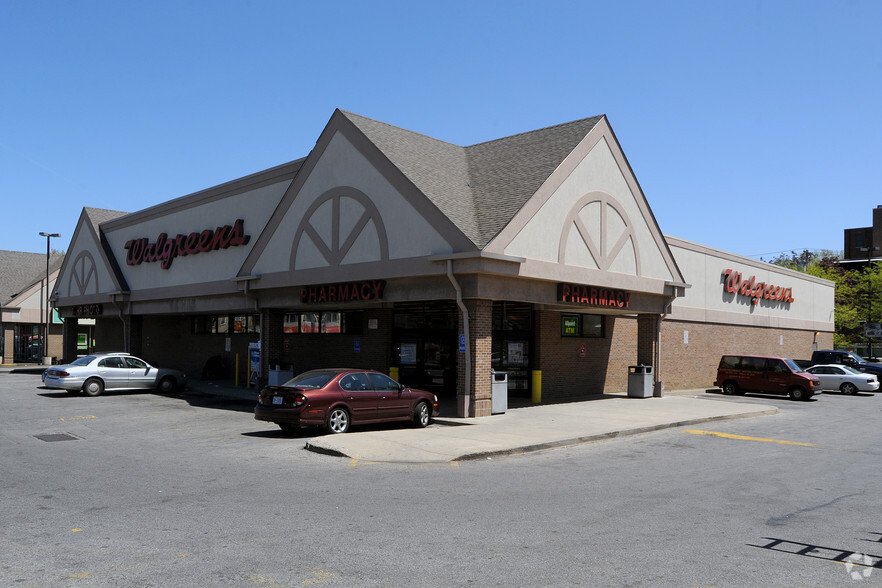 Primary Photo Of 4201 N Broad St, Philadelphia Drugstore For Lease