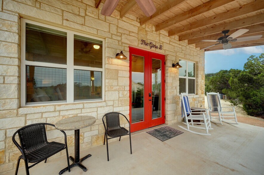 More Photos Of 7400 McGregor Ln, Dripping Springs Hotel For Sale