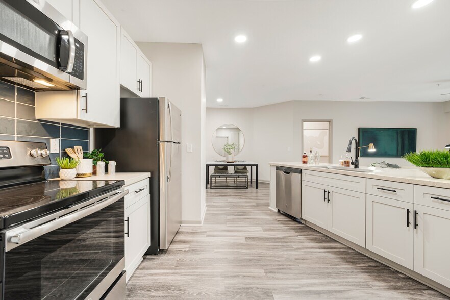 More Photos Of 900 E Six Forks Rd, Raleigh Apartments For Lease