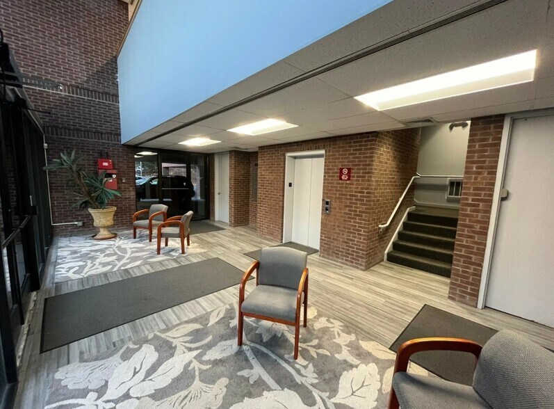 More Photos Of 34 Dale Rd, Avon Medical For Lease