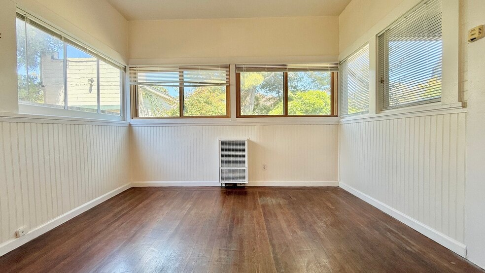 More Photos Of 6446-6452 Colby St, Oakland Apartments For Sale