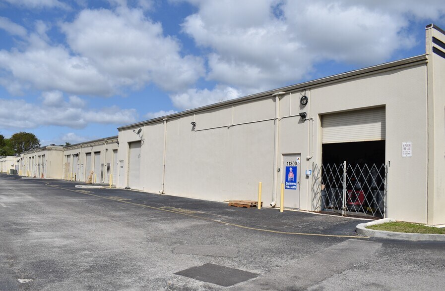 More Photos Of 11300-11354 Wiles Rd, Coral Springs General Retail For Lease