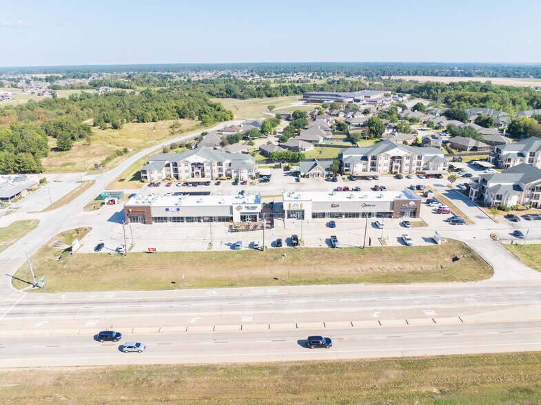 More Photos Of 19792-19794 Highway 105 W, Montgomery Storefront Retail Office For Lease
