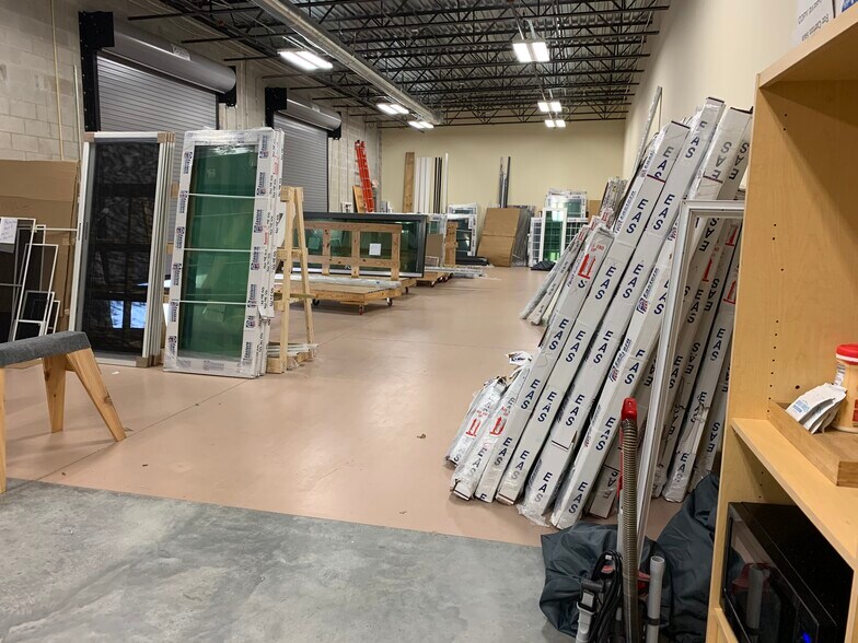 More Photos Of 7509 Pennsylvania Ave, Sarasota Showroom For Lease