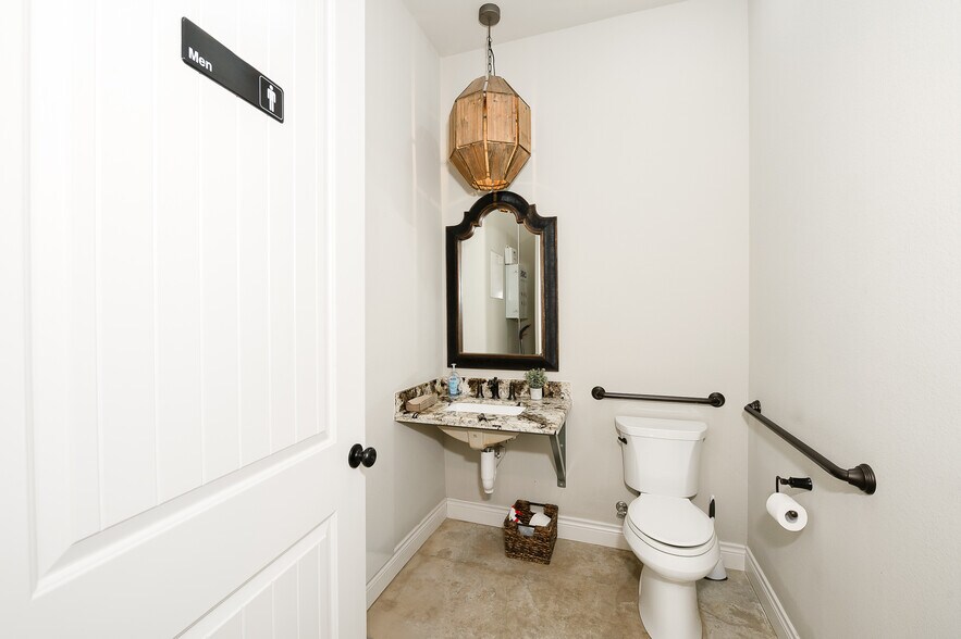 More Photos Of 11184 Dan Williams Ln, College Station Warehouse For Sale