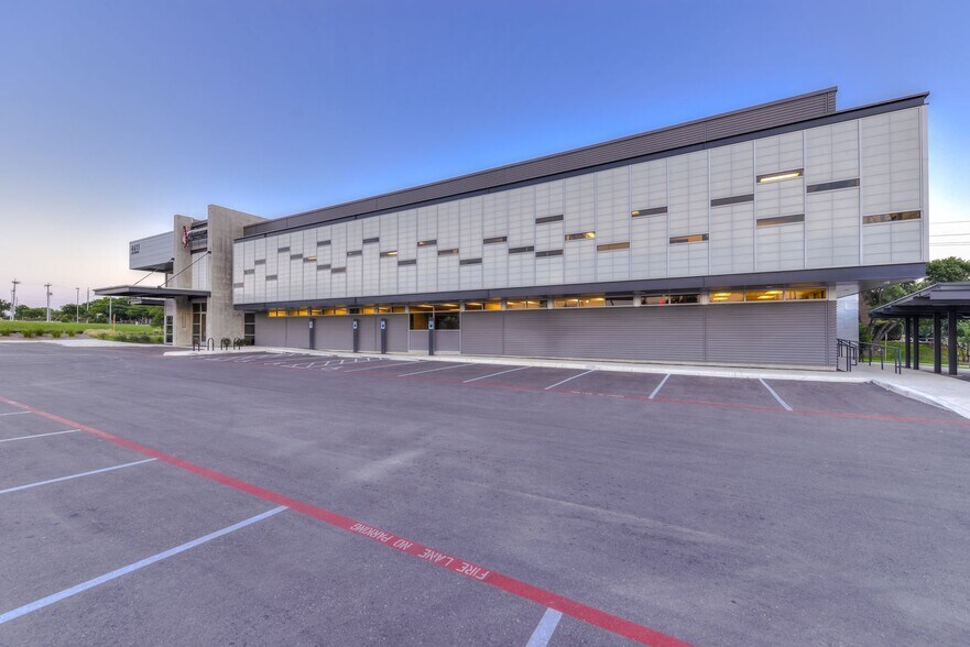 More Photos Of 4611 Centerview, San Antonio Medical For Sale
